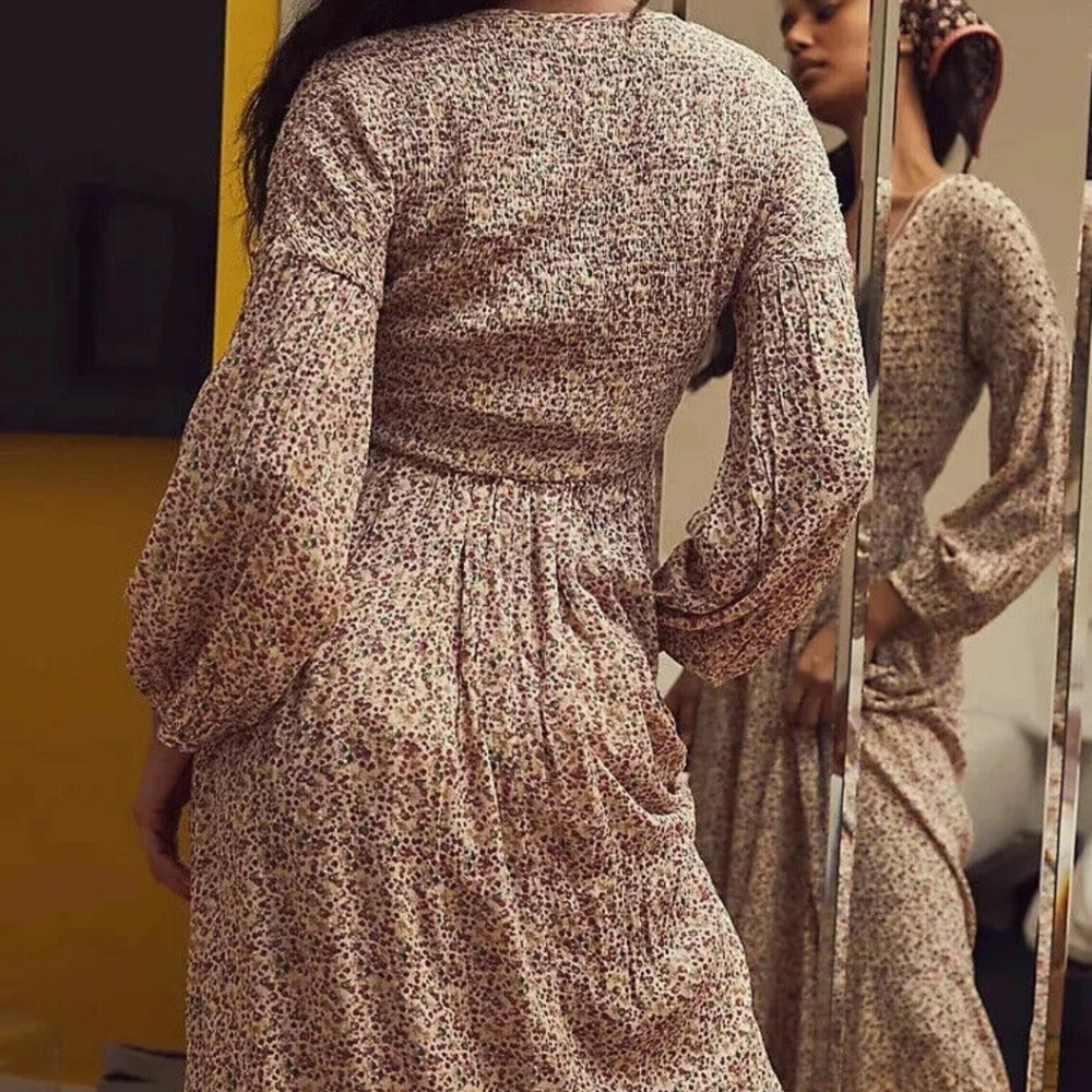 FREE PEOPLE KADENCE ROBE SMOCKED BEADED Floral DUSTER KIMONO Sz Medium - Picture 2 of 11